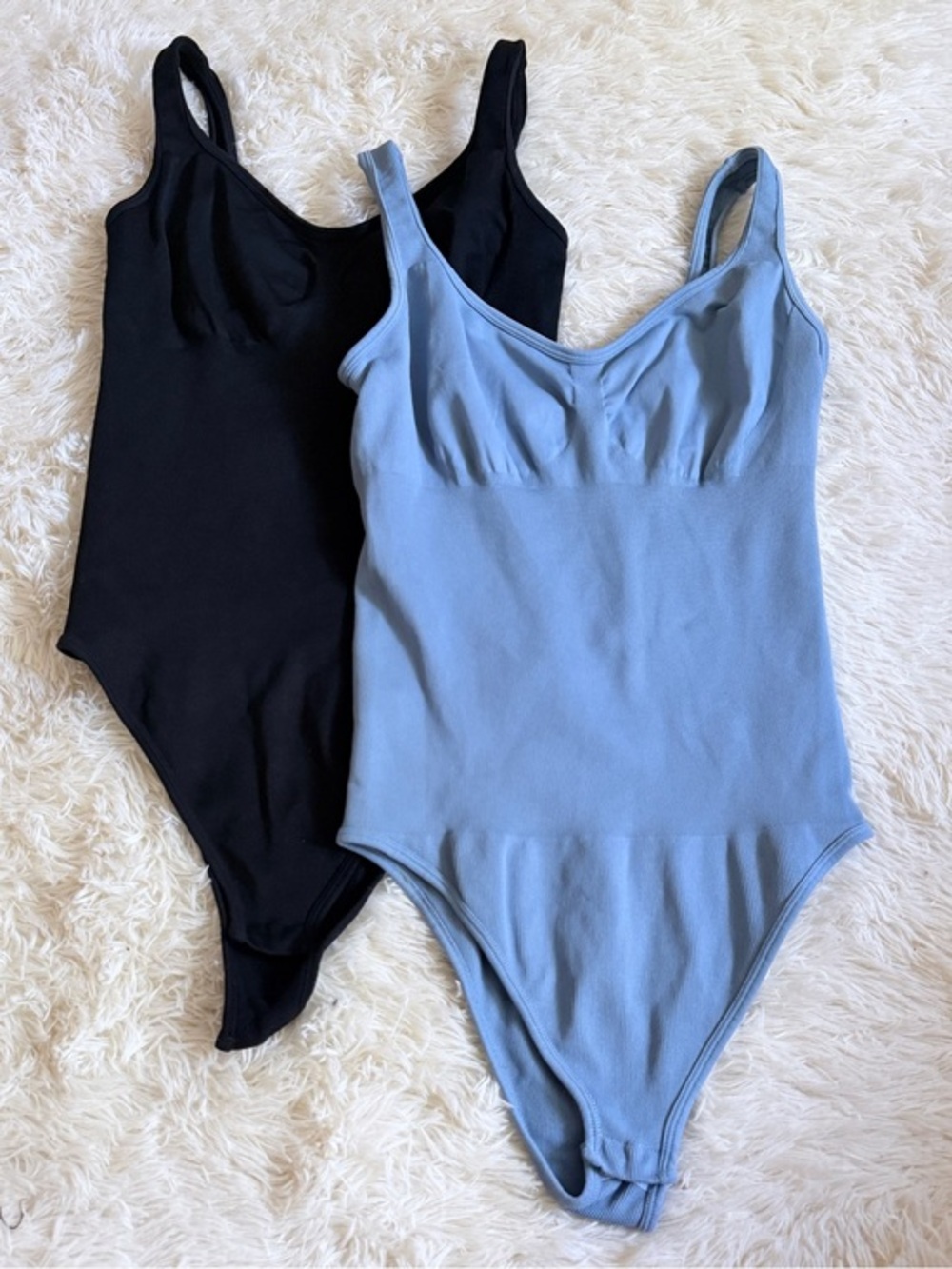 OQQ Women’s Scoop-Neck Bodysuit - Black & Light Blue